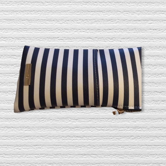 ALDO blue and white striped sunglass zippered case - Picture 4 of 5